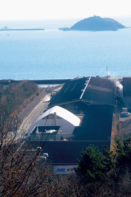 写真:31日での閉鎖が決まったチヨダウーテ室蘭工場